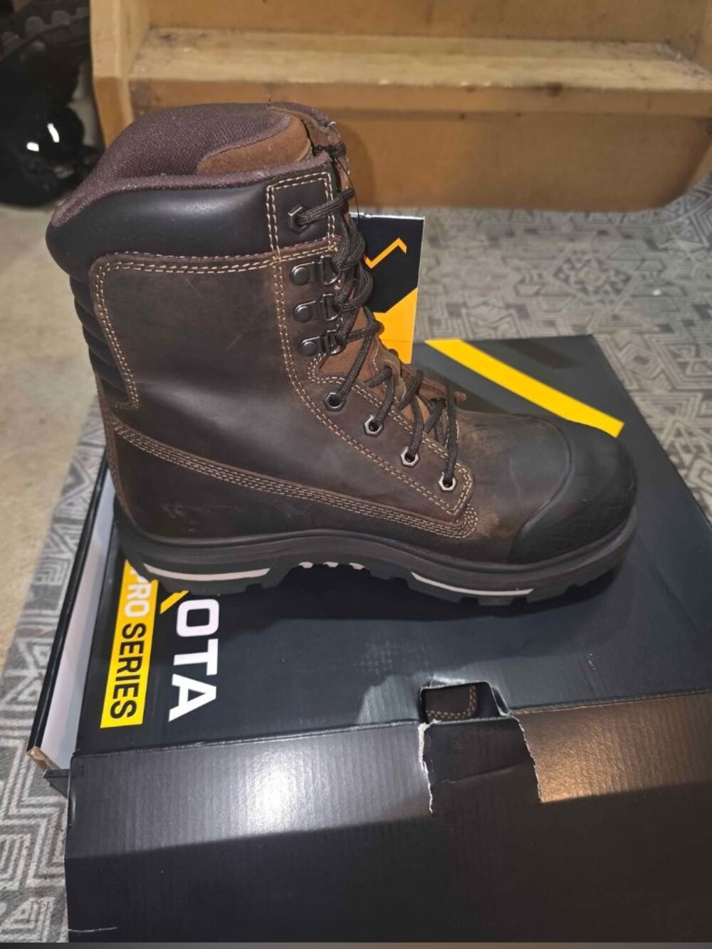 Safety shoes